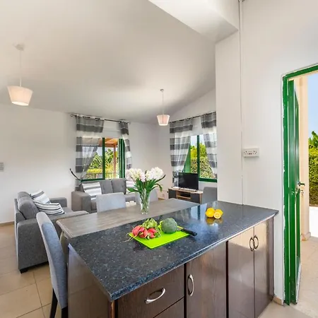 Вилла Sleeps 4 With Pool And Air Con Пейя