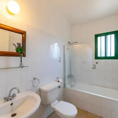 Sleeps 4 With Pool And Air Con * Peja